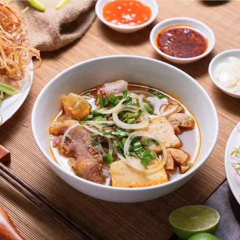 Hình ảnh Bún bò giò heo