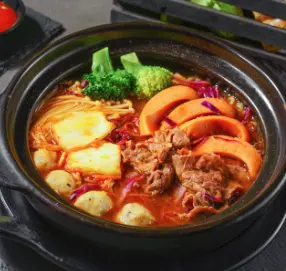 Hình ảnh Mì cay kim chi bò