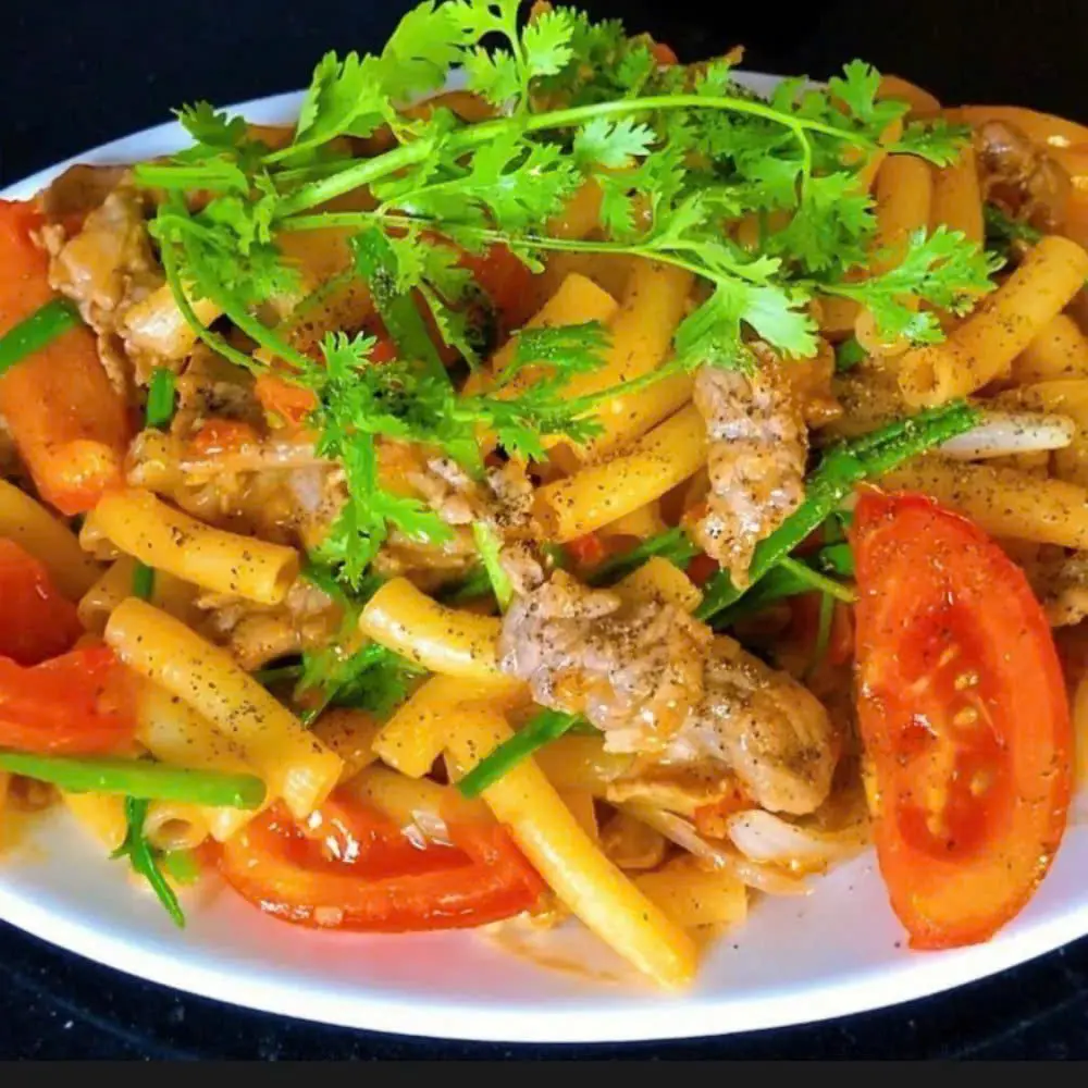 Hình ảnh Nui xào bò