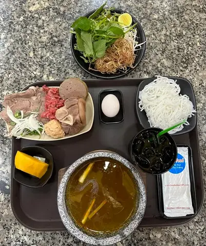 Hình ảnh Bún bò Huế 149 tiêu chuẩn thố đá
