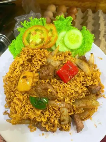 Hình ảnh MÌ GÓI xào BÒ LÚC LẮC