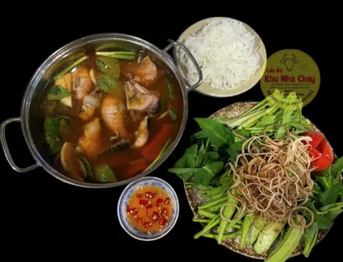 Hình ảnh Lẩu cá tầm măng chua