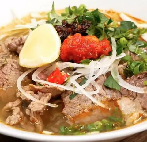 Hình ảnh Bún bò tái