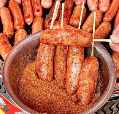 Hình ảnh Lạp xưởng nướng đá
