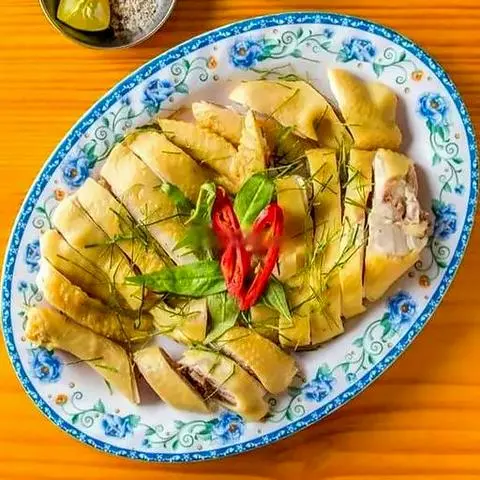 Hình ảnh Gà nguyên con chặt lá chanh - lòng - cháo - gỏi