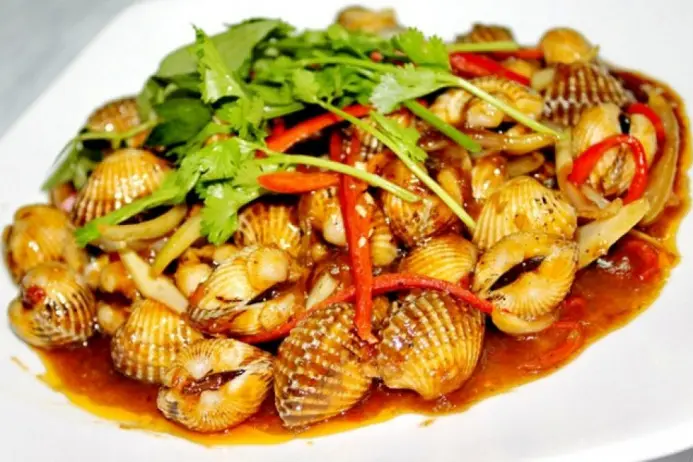 Hình ảnh Sò huyết rang me