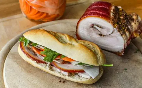 Hình ảnh Bánh mì thịt nguội