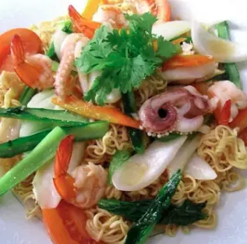 Hình ảnh Mì xào hải sản(tặng trà tắc)