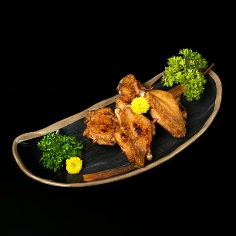Hình ảnh Cánh gà nướng muối - salt - grilled chicken wings - ya32