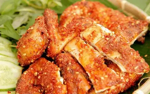 Hình ảnh Combo gà nướng mắm nhĩ - bánh bao - đồ chua - rau dưa