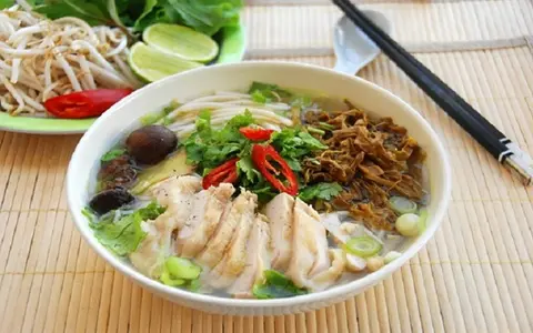 Hình ảnh Bánh canh gà chặt