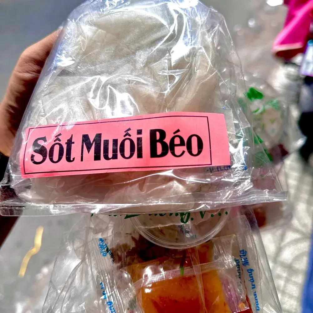 Hình ảnh Bánh tráng chấm sốt muối béo