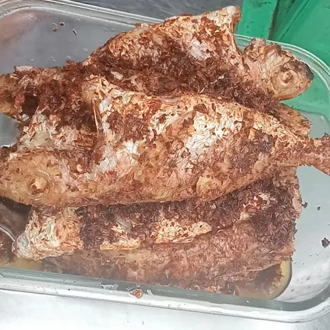 Hình ảnh Cơm cá hường chiên sả