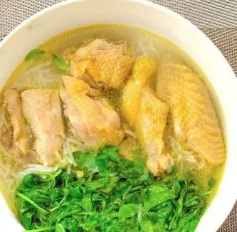 Hình ảnh Bún gà lá é