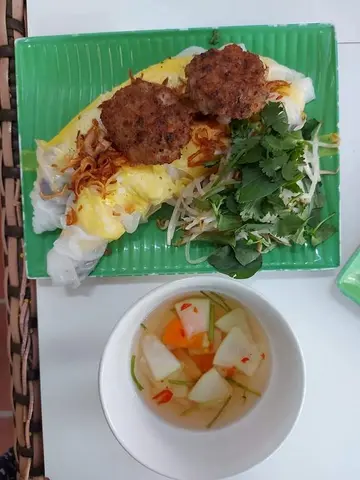 Hình ảnh Bánh cuốn trứng nhân tôm thịt