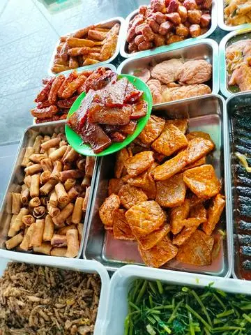 Hình ảnh Cơm thập cẩm - heo quay