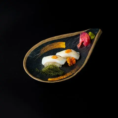Hình ảnh Cơm nắm mực tươi khè sốt mentai - seared squid nigiri with mentaiko mayonnaise - ni19