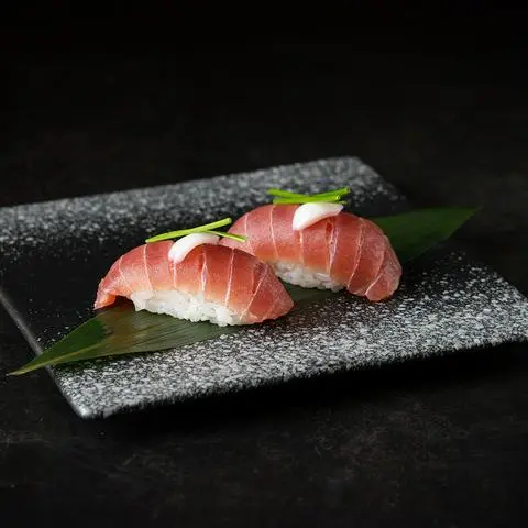 Hình ảnh Nigiri cá ngừ - 2 miếng