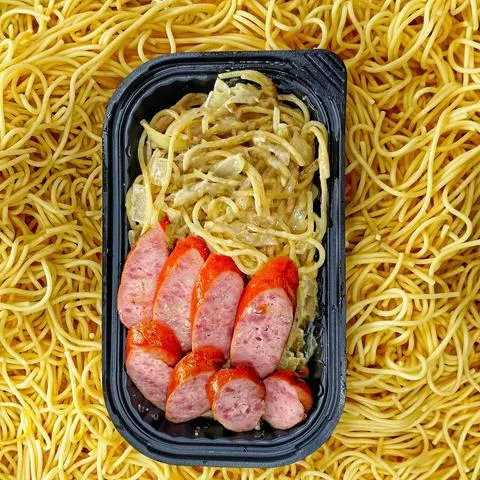 Hình ảnh Mì Ý sốt kem xúc xích Đức