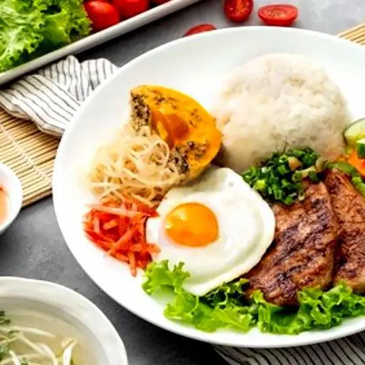 Hình ảnh Cơm tấm gà bì chả ốp la