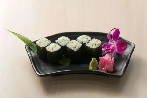 Hình ảnh Maki dưa leo