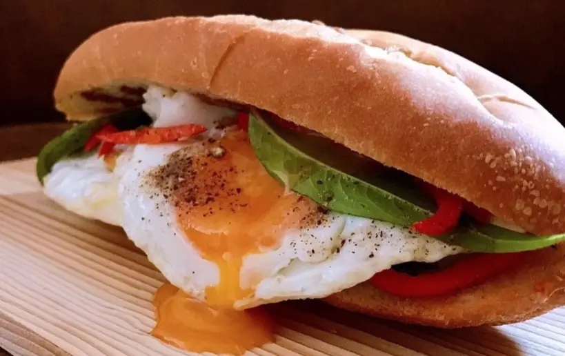 Hình ảnh Bánh mì ốp la giá - 1 trứng