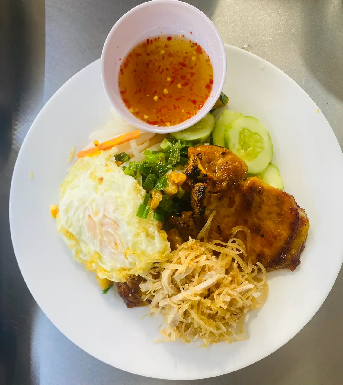 Hình ảnh Cơm tấm sườn bì ốp la