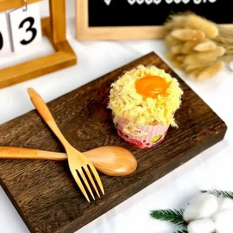 Hình ảnh Bánh bông lan trứng muối nhỏ