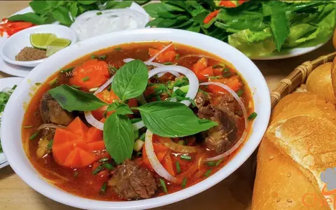 Hình ảnh Bò kho - bánh mì