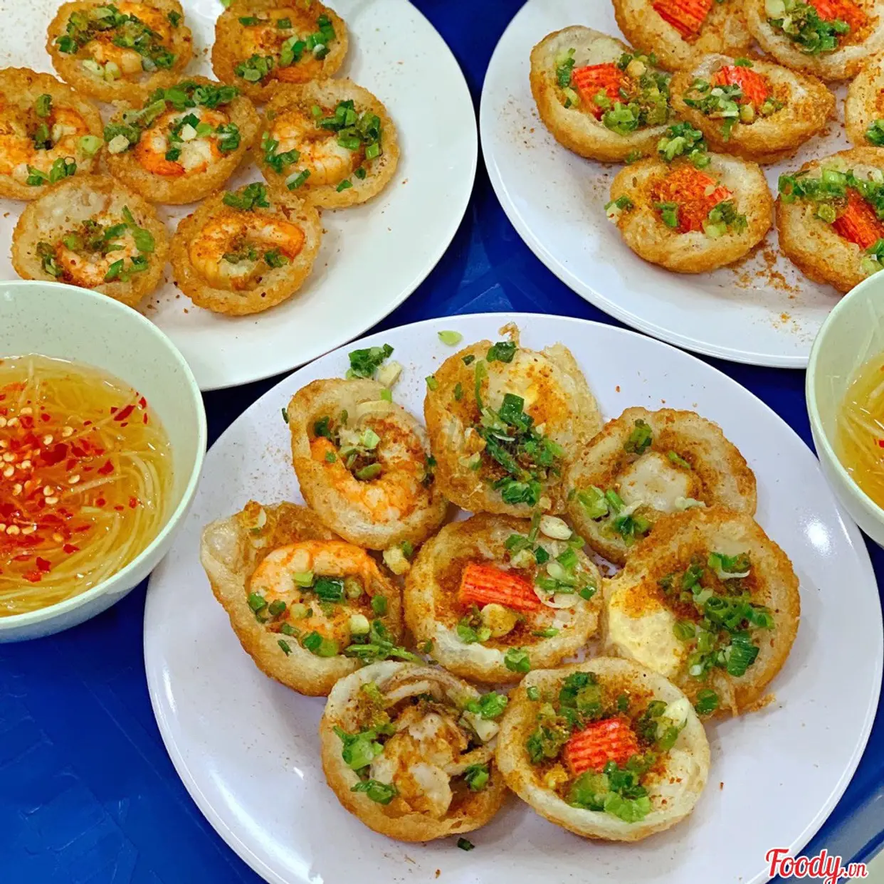 Hình ảnh Bánh khọt thập cẩm - 8 bánh (2 tôm + 2 mực + 2 trứng + 2 thanh cua)
