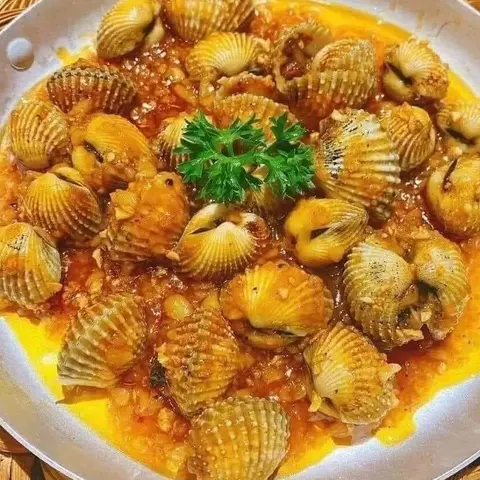 Hình ảnh Sò huyết sốt trứng muối