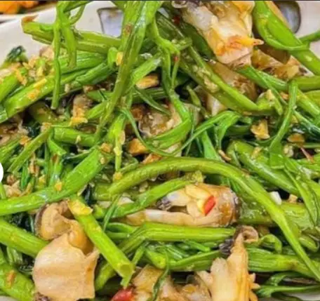 Hình ảnh Ốc móng tay xào rau muống