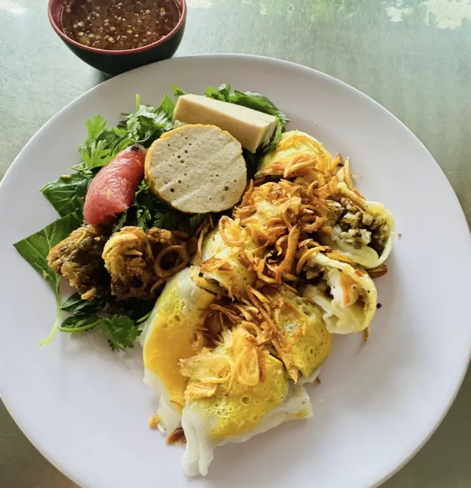 Hình ảnh Bánh cuốn trứng tôm thịt