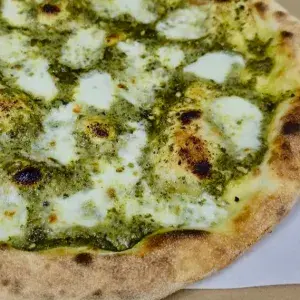Hình ảnh Pizza sốt quế tây - Pesto pizza
