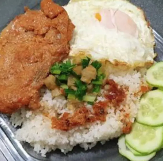 Hình ảnh Cơm chả cá - Ốp la