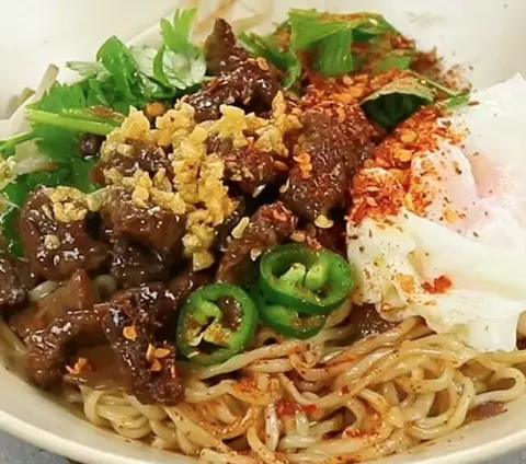 Hình ảnh Mì cay bò