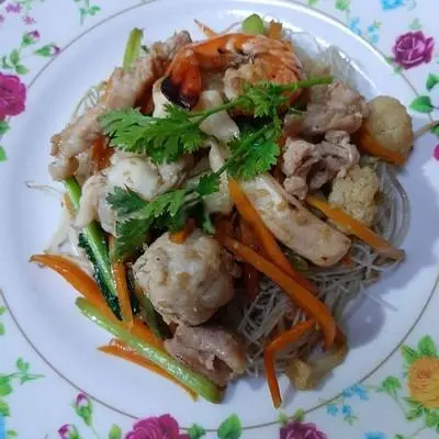 Hình ảnh Bún gạo xào thập cẩm khô