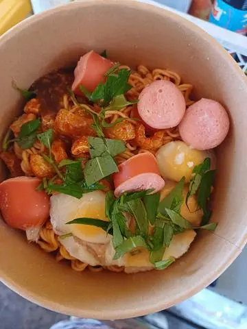 Hình ảnh Mì trộn tóp mỡ