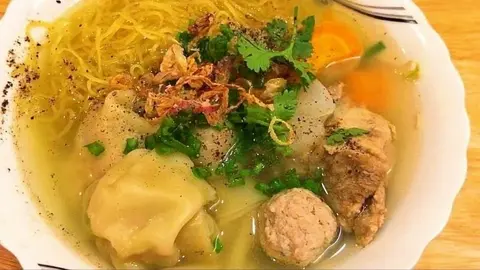 Hình ảnh Mì hoành thánh thập cẩm