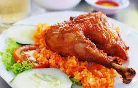 Hình ảnh Cơm gà chiên sốt Thái