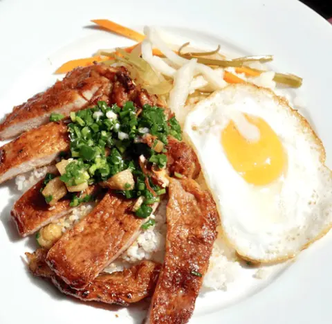 Hình ảnh Cơm sườn ốp la