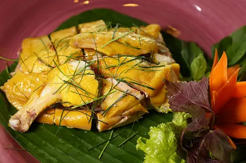 Hình ảnh Gà ta chặt lá chanh - cháo - gỏi - lòng
