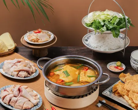 Hình ảnh Lẩu gà măng cay to