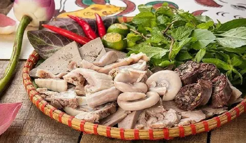 Hình ảnh Lòng heo thập cẩm nửa ký