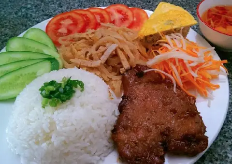 Hình ảnh Cơm sườn bì chả