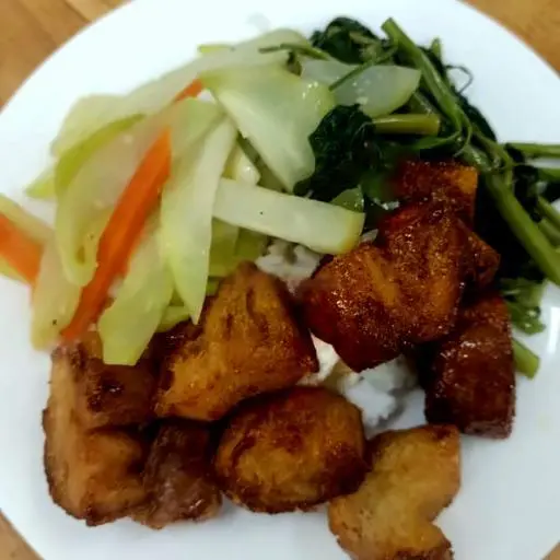 Hình ảnh Cơm heo quay chay