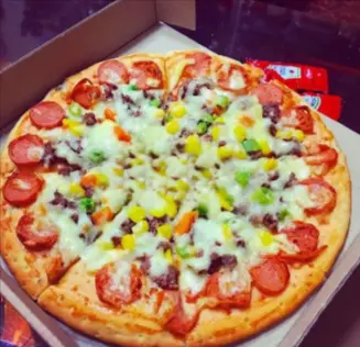 Hình ảnh Pizza xúc xích bò bằm nhỏ