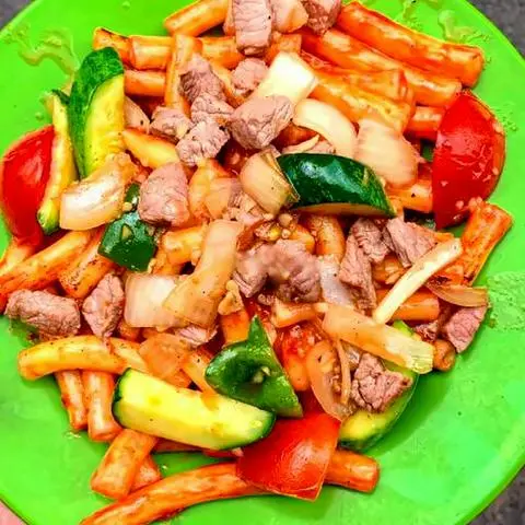 Hình ảnh Nui xào bò