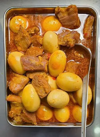 Hình ảnh Cơm thịt kho hột vịt