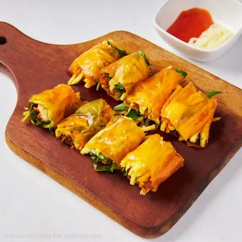 Hình ảnh Bánh tráng cuốn kèm nước chấm